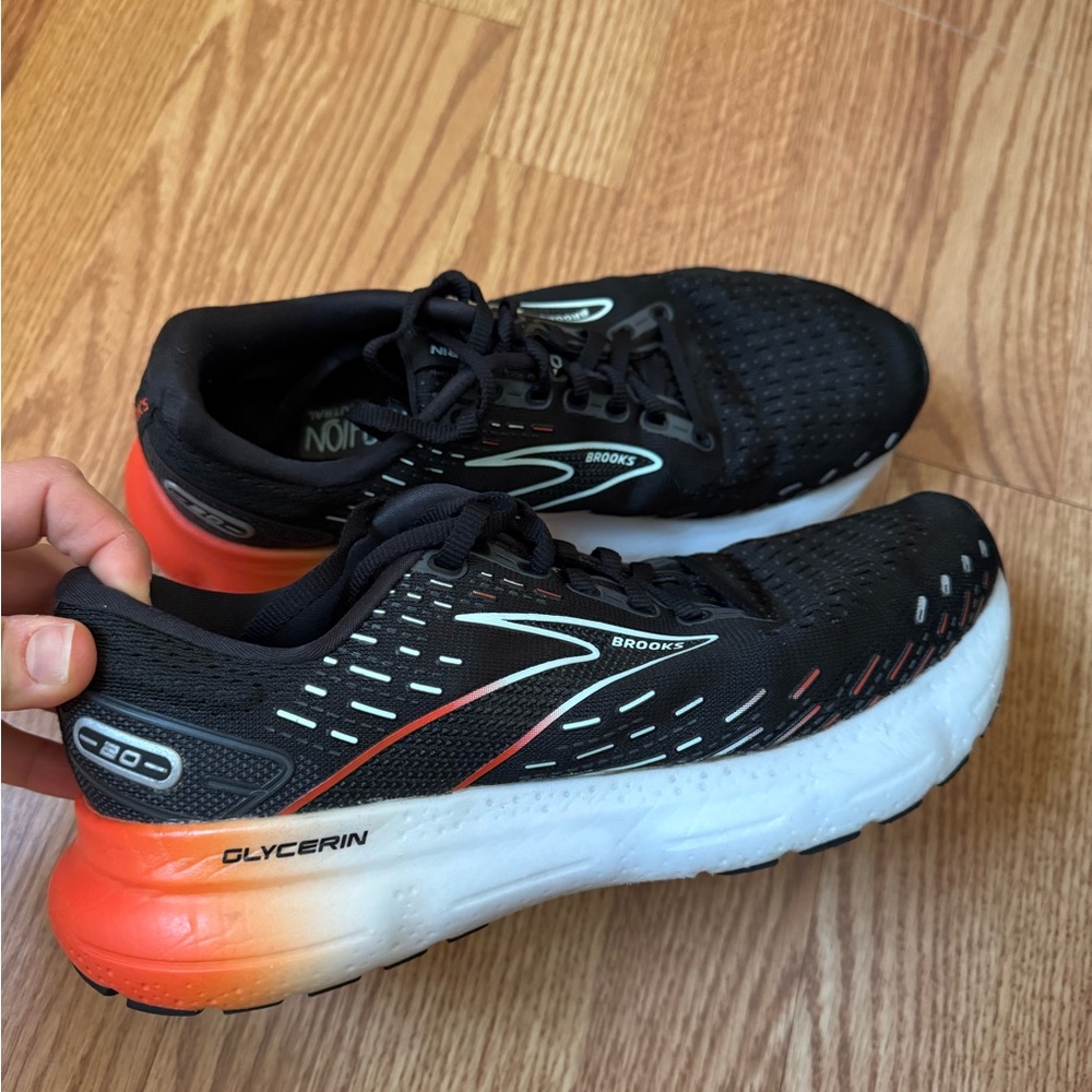 Womens Brooks Black, White, and Orange Glycerin Running Sneakers. Size 8 - Picture 3 of 9